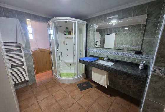 Resale - Detached Villa -
Sax - SAX