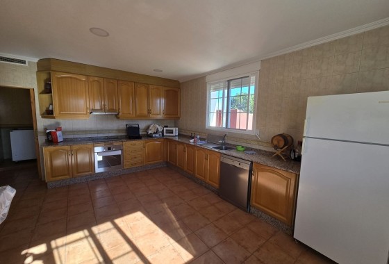 Resale - Detached Villa -
Sax - SAX