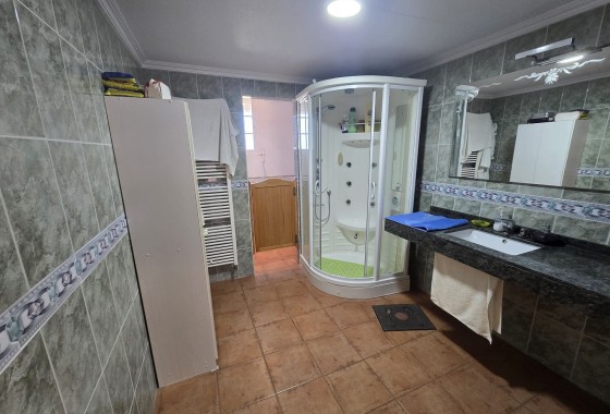 Resale - Detached Villa -
Sax - SAX