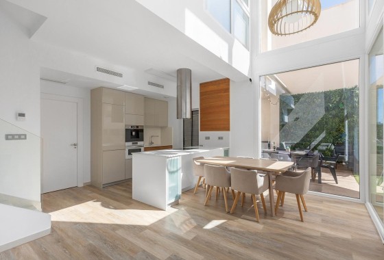 Herverkoop - Vrijstaande Villa -
Rojales - Pueblo bravo