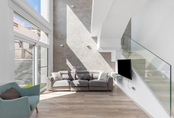 Herverkoop - Vrijstaande Villa -
Rojales - Pueblo bravo