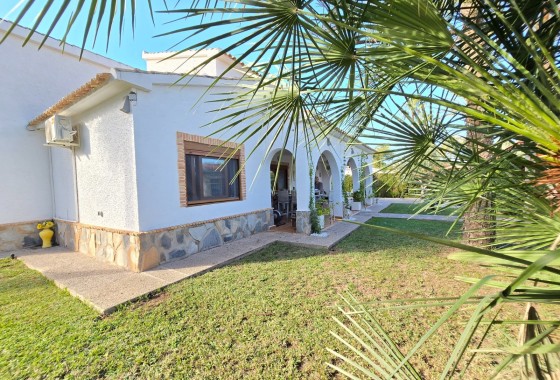 Venta - Villa - Independiente -
Orihuela Costa * - Cabo Roig *