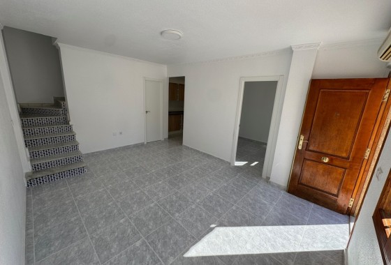 Resale - Stadthaus -
Torrevieja - Los Frutales