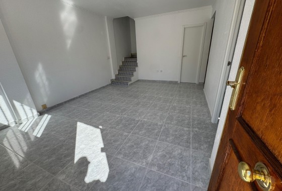 Resale - Stadthaus -
Torrevieja - Los Frutales