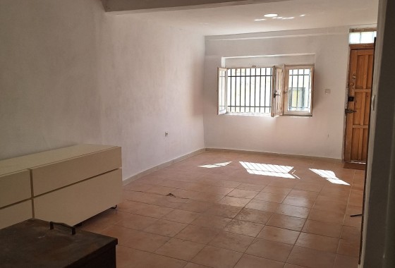 Venta - Casa de pueblo -
SAX