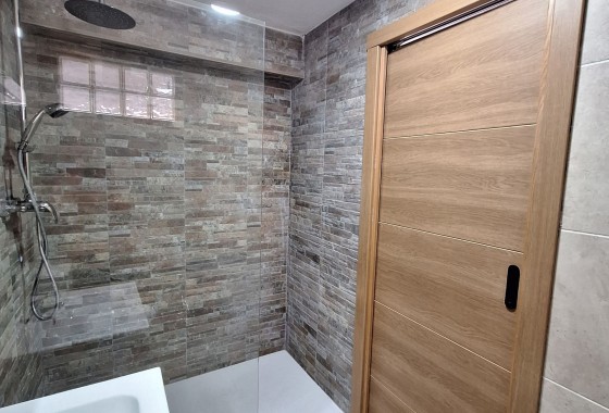 Venta - Casa de pueblo -
SAX