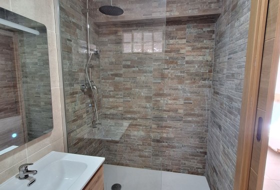 Venta - Casa de pueblo -
SAX