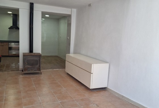 Venta - Casa de pueblo -
SAX