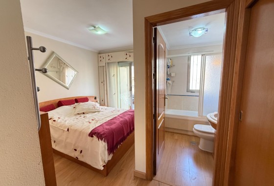 Revente - Appartement -
Torrevieja - Playa de los Locos