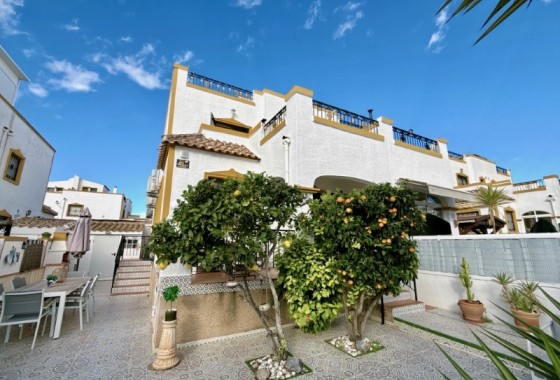 Venta - Casa de pueblo -
Orihuela - Desamparados - Hurchillo - Torremendo
