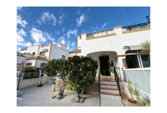 Venta - Casa de pueblo -
Orihuela - Desamparados - Hurchillo - Torremendo