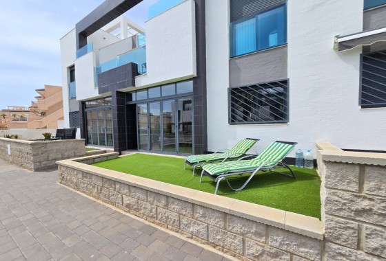 Venta - Apartamento / Piso -
Orihuela Costa * - Punta Prima *