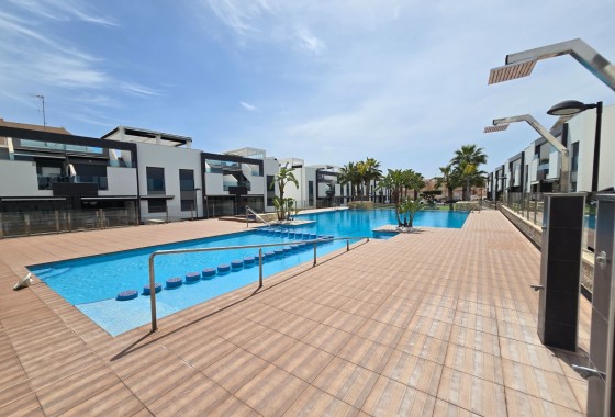 Venta - Apartamento / Piso -
Orihuela Costa * - Punta Prima *