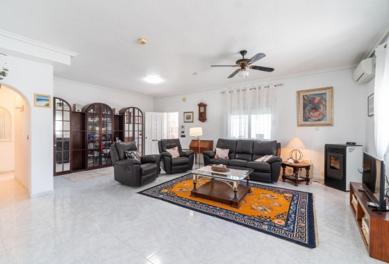 Venta - Chalet Independiente -
Orihuela Costa - La Zenia