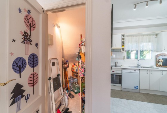 Venta - Chalet Independiente -
Orihuela Costa - La Zenia