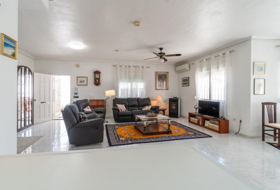 Venta - Chalet Independiente -
Orihuela Costa - La Zenia