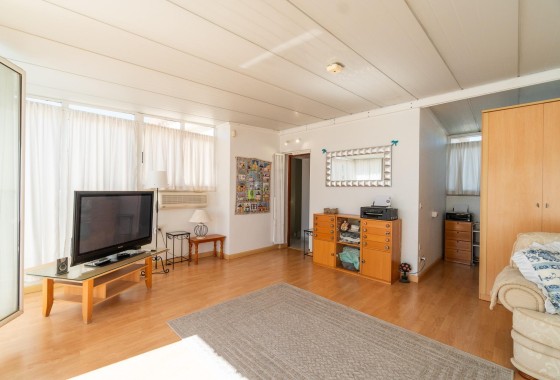 Venta - Chalet Independiente -
Orihuela Costa - La Zenia