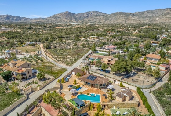 Sprzedaż - Finca nieruchomość wiejska -
Crevillente