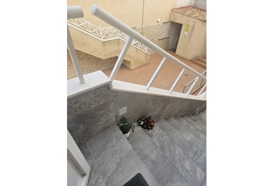 Venta - Apartamento / Piso -
Torrevieja