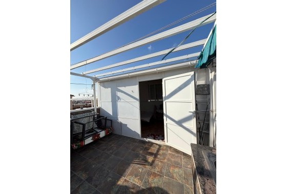 Venta - Apartamento / Piso -
Torrevieja