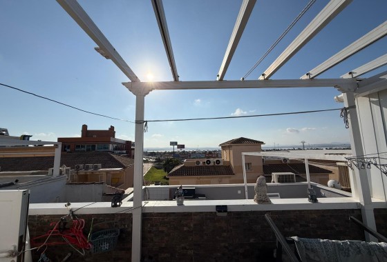 Venta - Apartamento / Piso -
Torrevieja