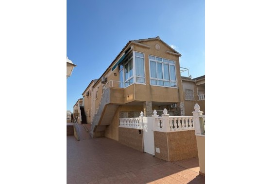 Venta - Apartamento / Piso -
Torrevieja