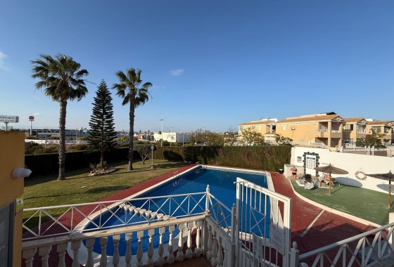 Venta - Apartamento / Piso -
Torrevieja