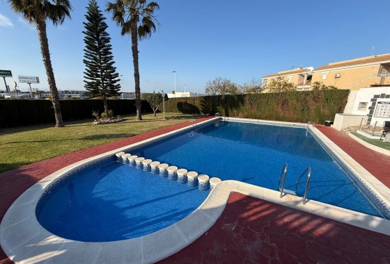 Venta - Apartamento / Piso -
Torrevieja