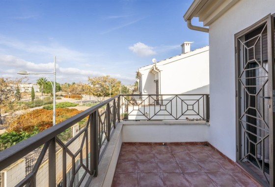 Resale - Stadthaus -
San Cayetano - SAN CAYETANO