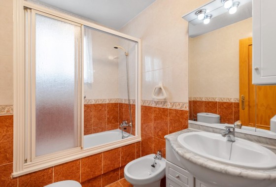 Resale - Wohnung / Appartement -
Torrevieja - Centro - Muelle Pesquero