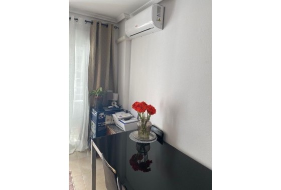 Herverkoop - Appartement / Flat -
Torrevieja - torrevieja