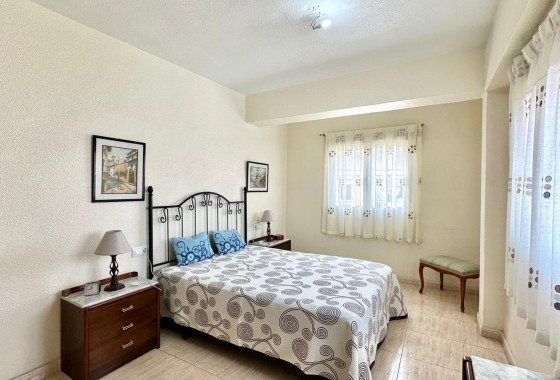 Herverkoop - Appartement / Flat -
Torrevieja - Estacion de autobuses