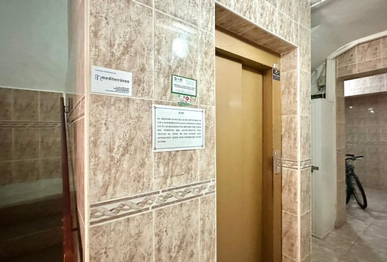 Herverkoop - Appartement / Flat -
Torrevieja - Estacion de autobuses