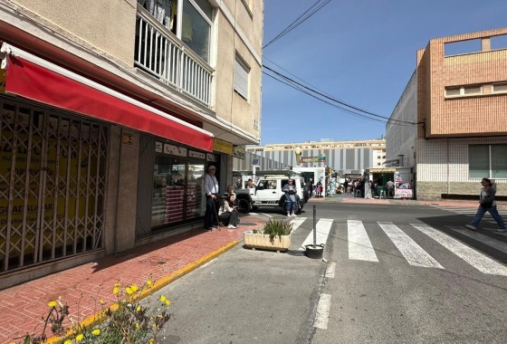 Herverkoop - Appartement / Flat -
Torrevieja - Estacion de autobuses