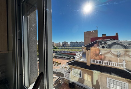 Herverkoop - Appartement / Flat -
Torrevieja - Playa del Cura