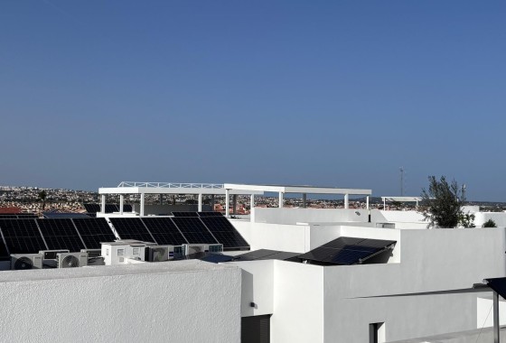 Herverkoop - Halfvrijstaande villa -
Los Montesinos - La Herada