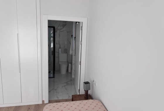 Herverkoop - Halfvrijstaande villa -
Los Montesinos - La Herada