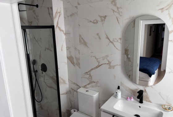 Herverkoop - Halfvrijstaande villa -
Los Montesinos - La Herada