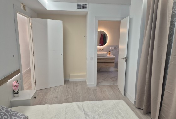 Revente - Appartement -
Torrevieja - Playa del Acequión