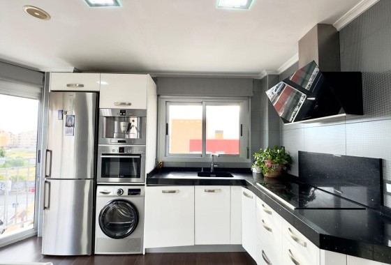 Herverkoop - Appartement / Flat -
Torrevieja - Playa del Cura