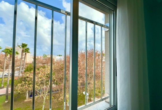 Herverkoop - Appartement / Flat -
Torrevieja - Playa del Cura