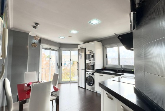 Herverkoop - Appartement / Flat -
Torrevieja - Playa del Cura