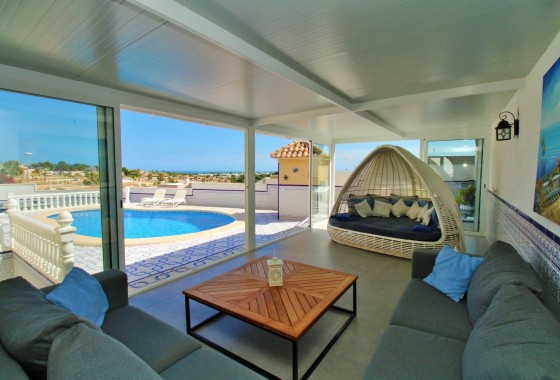 Herverkoop - Vrijstaande Villa -
Villamartín