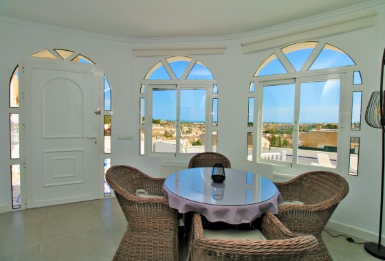 Herverkoop - Vrijstaande Villa -
Villamartín