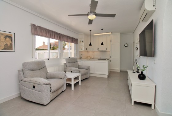 Herverkoop - Vrijstaande Villa -
Villamartín