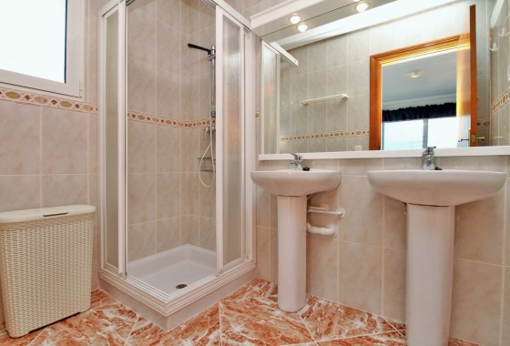 Herverkoop - Vrijstaande Villa -
Villamartín