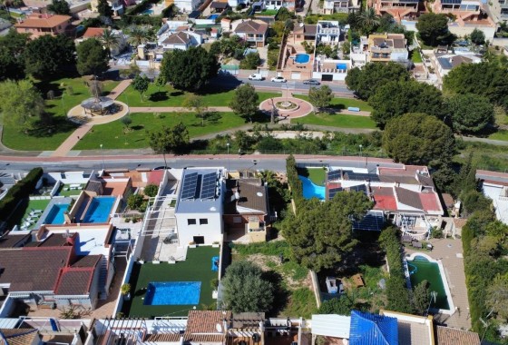 Herverkoop - Vrijstaande Villa -
Torrevieja - Los balcones
