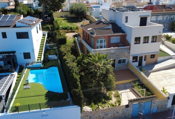 Herverkoop - Vrijstaande Villa -
Torrevieja - Los balcones