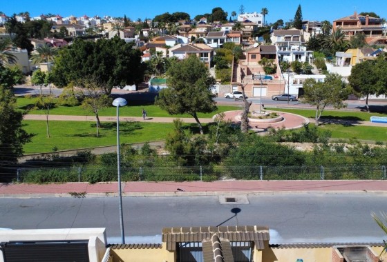 Herverkoop - Vrijstaande Villa -
Torrevieja - Los balcones