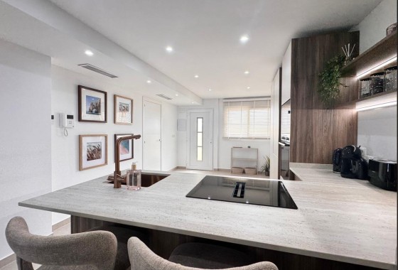 Resale - Wohnung / Appartement -
Torrevieja - Acequion